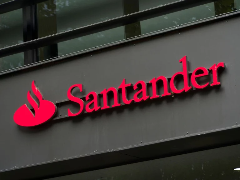 Banco Santander regala 400 euros a sus clientes en una nueva promoción
