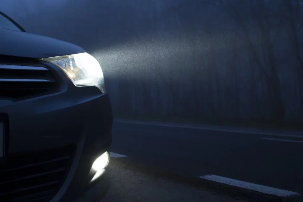 ¿Por Qué La Dgt Regula El Uso De Las Luces Antiniebla?