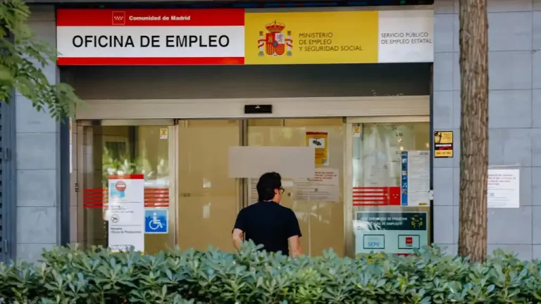 Subsidio para mayores de 52 años: cómo acceder a los más de 5.000 euros que da el SEPE