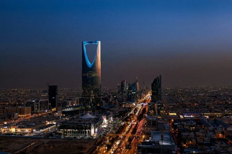 Arabia Saudí refuerza su liderazgo en inteligencia artificial con una inversión de casi 15.000 millones de dólares