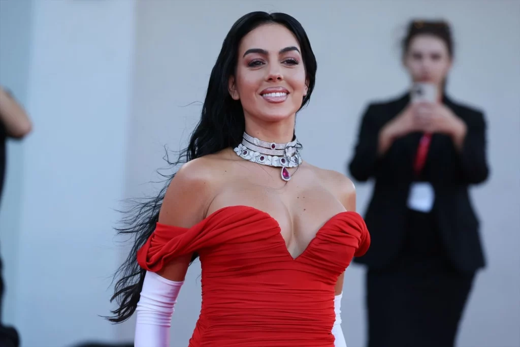 Cristiano Ronaldo, Ajeno A La Polémica De Georgina Rodríguez