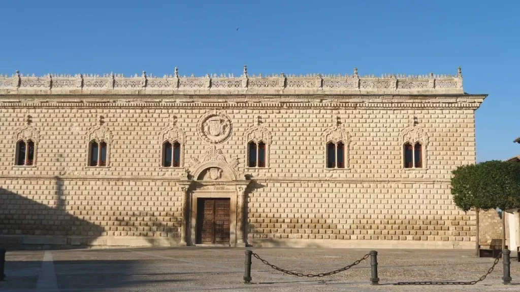 El Palacio Ducal: Un Pedazo De Florencia En La Serranía