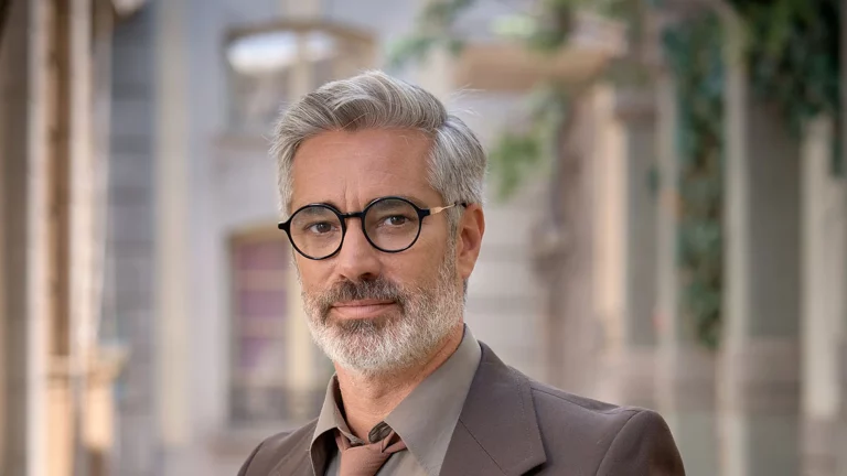 El actor Adriá Collado habla de lo que de verdad pasó con Fernando y Mauri en ‘Aquí no hay quien viva’ 