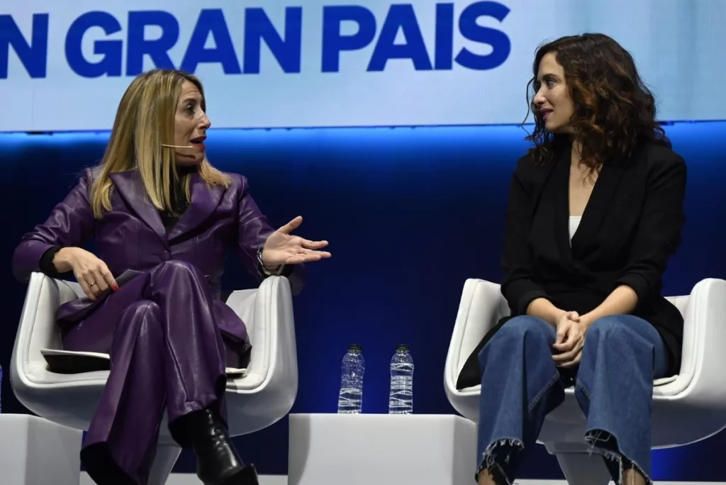 Guardiola Junto A Isabel Díaz Ayuso, Presidenta De La Comunidad De Madrid. Fuente: Agencias