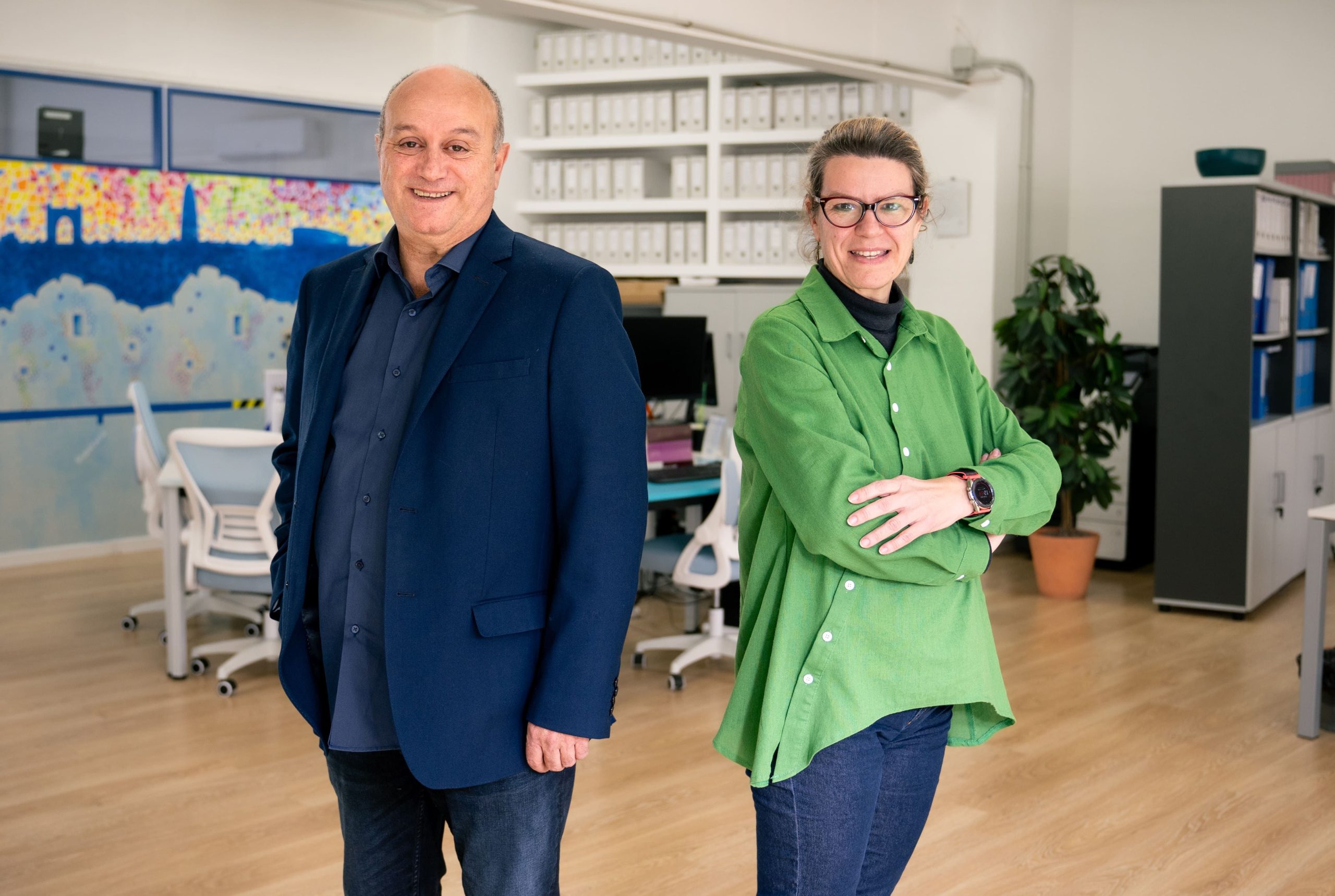 Izq.der Carlos Sevillano Director Comercial Ruth Cusc Directora Gerente Asho 2 Scaled