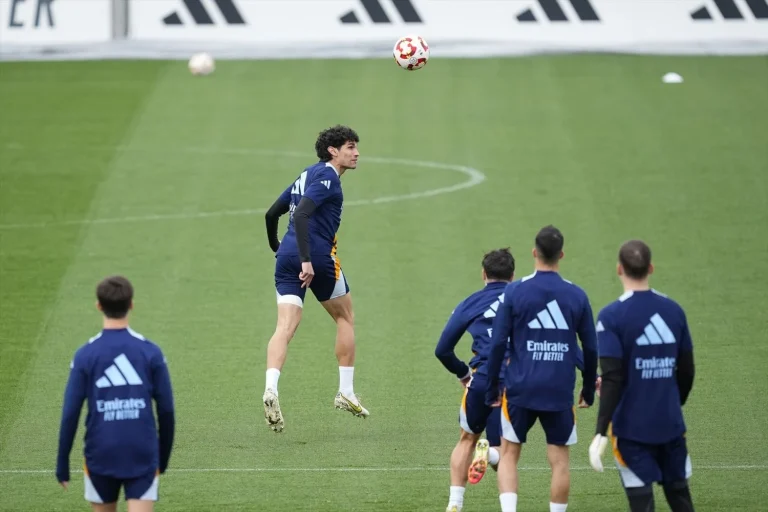 Vallejo rechaza al Zaragoza y ya tiene equipo después del Real Madrid