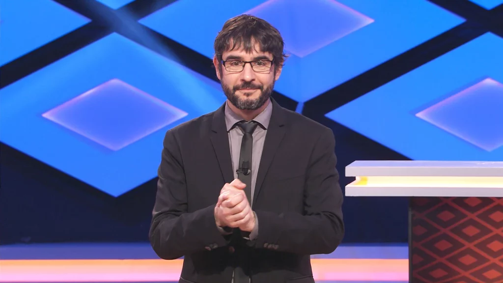 Antena 3 Revoluciona Su Programación Y Da Un Golpe Estratégico Con Traitors España 93 Juanra Bonet Y Su Regreso Al Prime Time. Fuente: Imagen De Antena 3