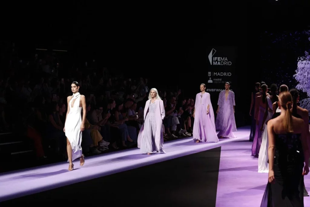 Patricia Fernández De Pat Equilux En La Fashion Week: «Me Sentía Impotente Por No Saber Cómo Ayudar Con La Dana » 161 Mercedes Benz Fashion Week