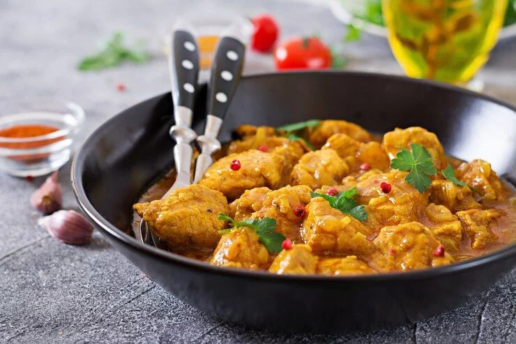 Pollo al curry cremoso, una receta fácil y deliciosa que querrás repetir cada semana