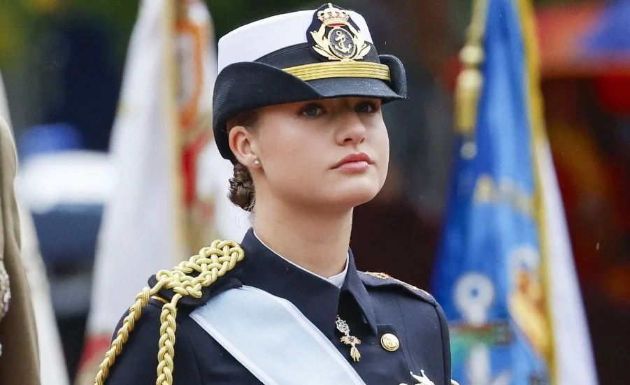 Salen A La Luz Fotos De Leonor De Fiesta En Brasil: Con Escote Y Sin Uniforme