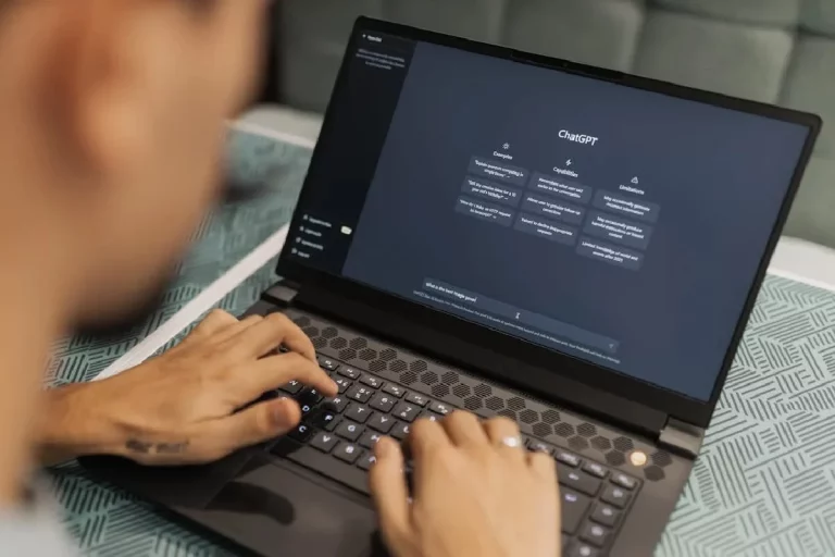 Deepseek y ChatGPT, cómo las IA afectan al sector empresarial