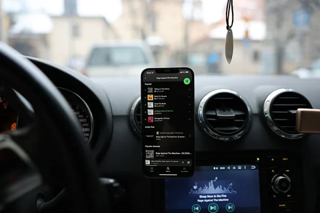 Así Puedes Conectar Tu Smartphone A La Pantalla De Tu Coche Y Usar Carplay O Android Auto Sin Cables