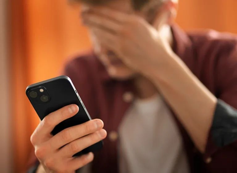 La DGT alerta: multas falsas por SMS están costando un dineral a los conductores