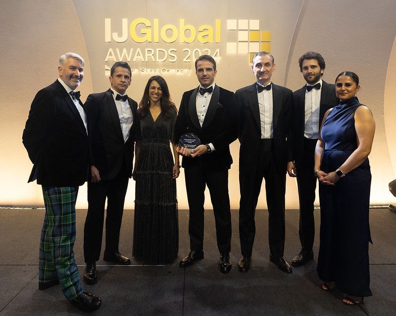 Claudio Martn Parra En El Centro Recibe El Premio Ij Global Award