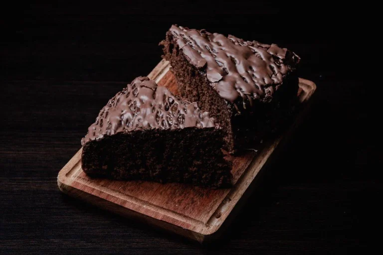 Cómo hacer un bizcocho de chocolate que hará que tu familia te adore aún más
