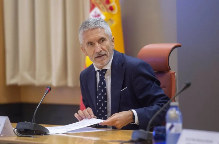 El nuevo «plan Marlaska» activa a la Policía y la Guardia Civil entre acusaciones de censura