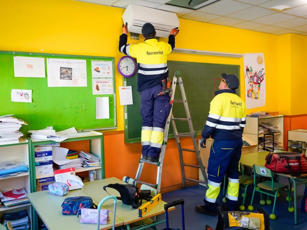 Instalación De Aire Acondicionado En El Colegio Público La Zarzuela, De Torrejón De Ardoz