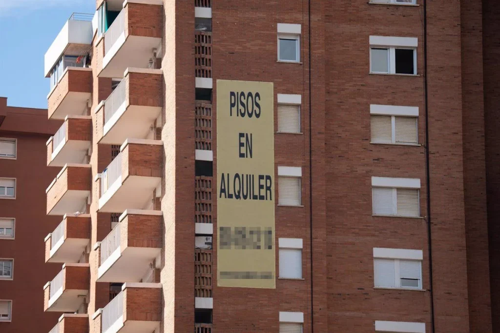 Prácticas Comunes En El Sector Inmobiliario: ¿Es Habitual Que Cobren Por La Gestión De Visitas?