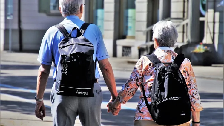 La Brecha Económica Que No Deja De Crecer: Los Jubilados Ganan Un 27% Más Que Los Jóvenes En España Fuente: Europa Press