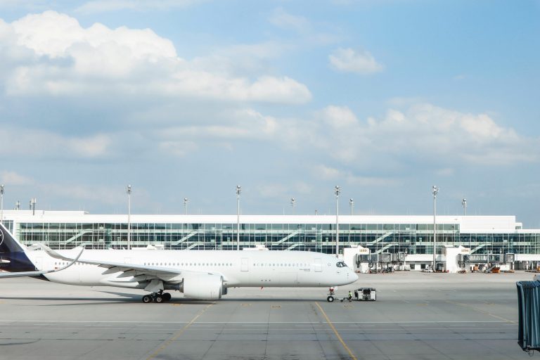 Según AirHelp, el 74% de los pasajeros aéreos españoles no conoce sus derechos por interrupción de su vuelo
