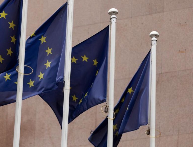 Entran en vigor los nuevos aranceles de Trump a la UE y China
