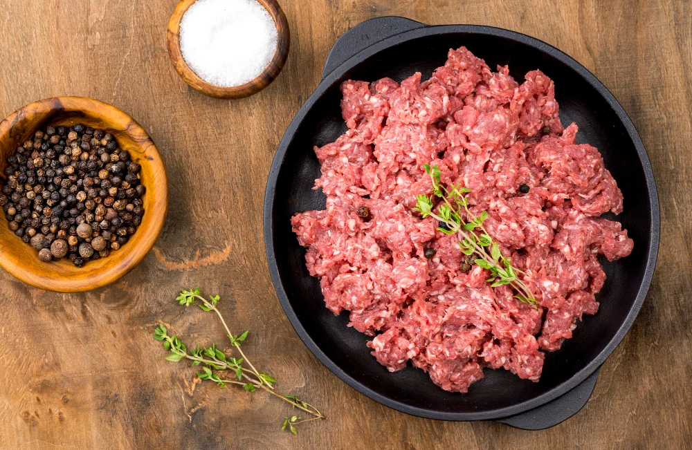 Más Allá Del Color: Los Componentes Ocultos En La Carne Picada Envasada