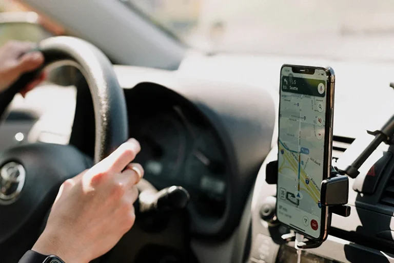 Así puedes activar el velocímetro de Google Maps en Android Auto y evitar las multas de velocidad