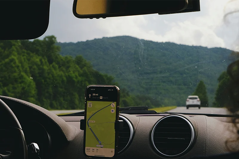 CONSIDERACIONES SOBRE LA INTEGRACIÓN DE MÚSICA CON GOOGLE MAPS