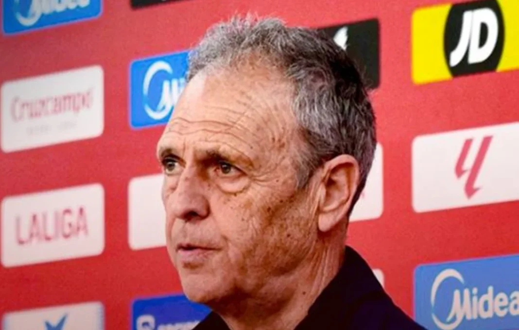 Caparrós pasa lista de descartes al Sevilla FC: 2 bajas seguras Fuente: Sevilla FC