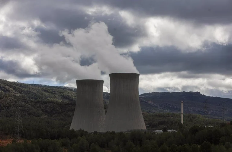 El debate del apagón, el cierre de las centrales nucleares y el precio de las renovables