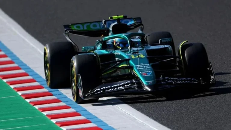 Fernando Alonso revienta los entrenamientos del GP de Japón