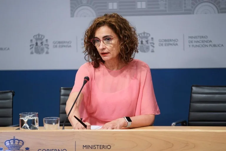 Hacienda confirma multas por operaciones en cajeros sin justificar ante la Agencia Tributaria