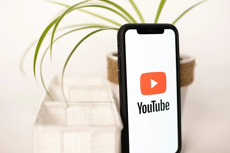 LOS ANUNCIOS SIGUEN SIENDO PARTE DE LA EXPERIENCIA DE YOUTUBE