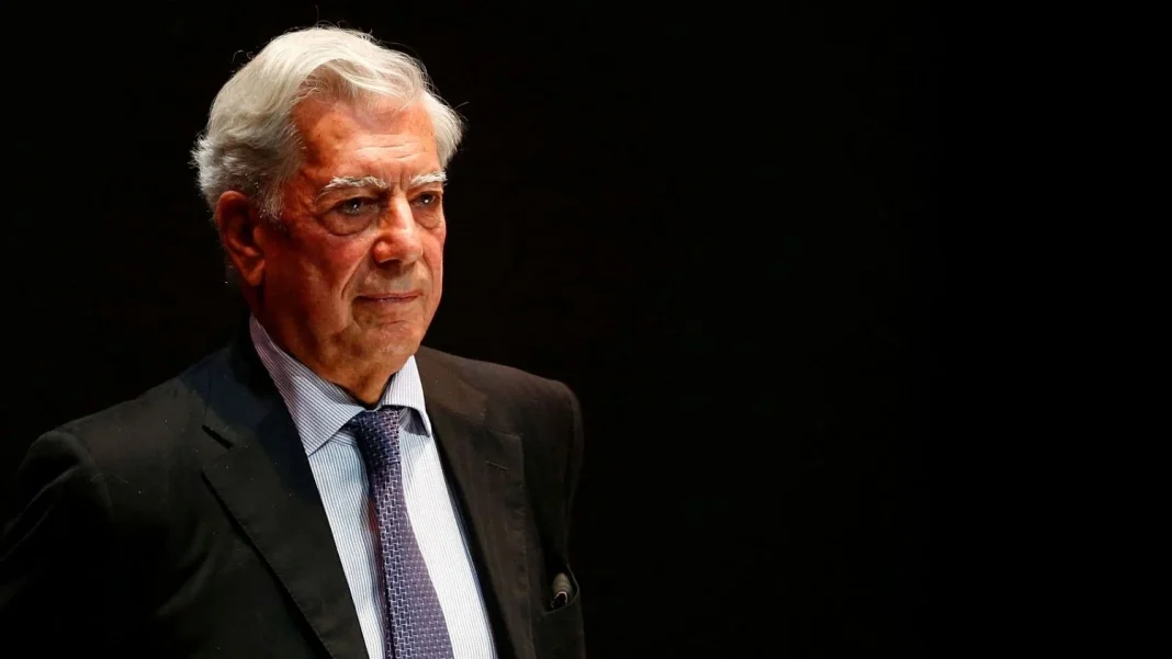 La Academia Francesa lo volvió «inmortal» en un sillón para la eternidad 
