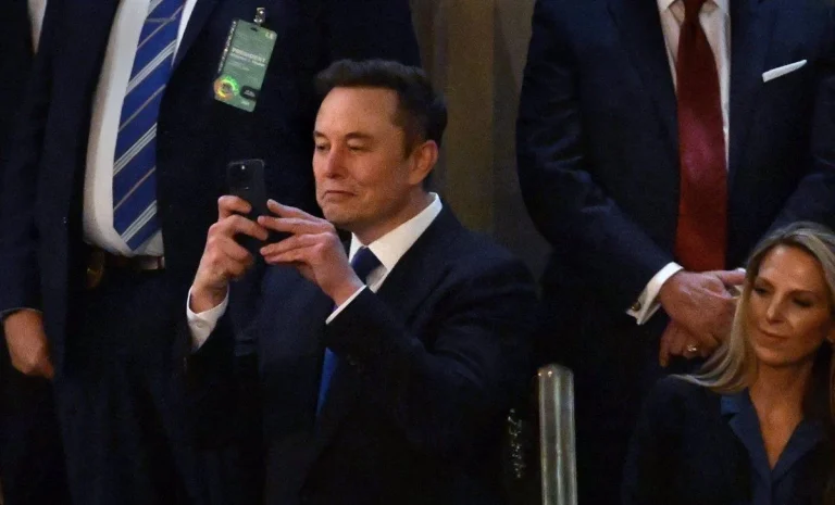La última pelea de Elon Musk es con Netflix por la serie ‘Adolescencia’