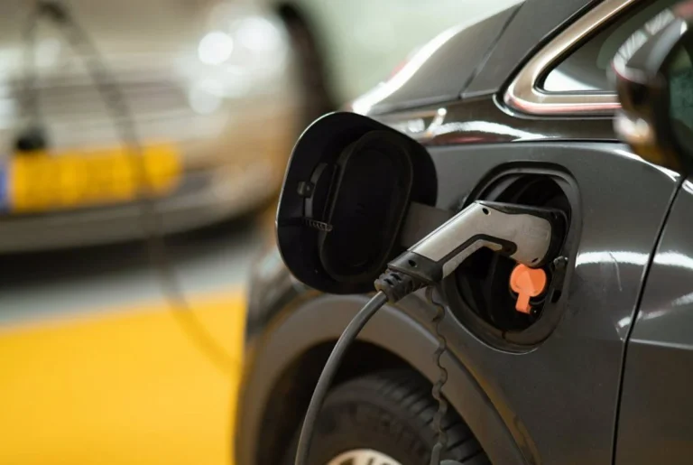 Los coches chinos arrasan en España con varios asteriscos de la OCU