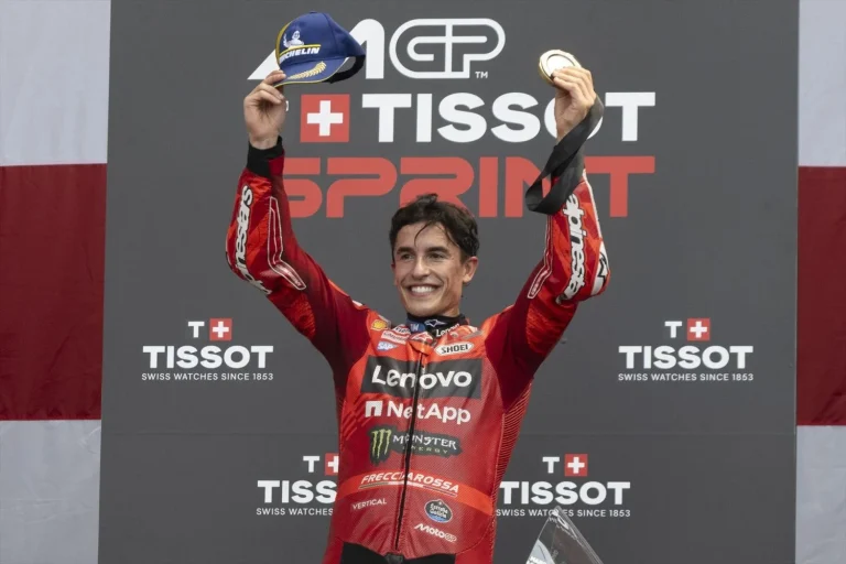 Marc Márquez da pistas de su nivel en el sprint del GP de Jerez