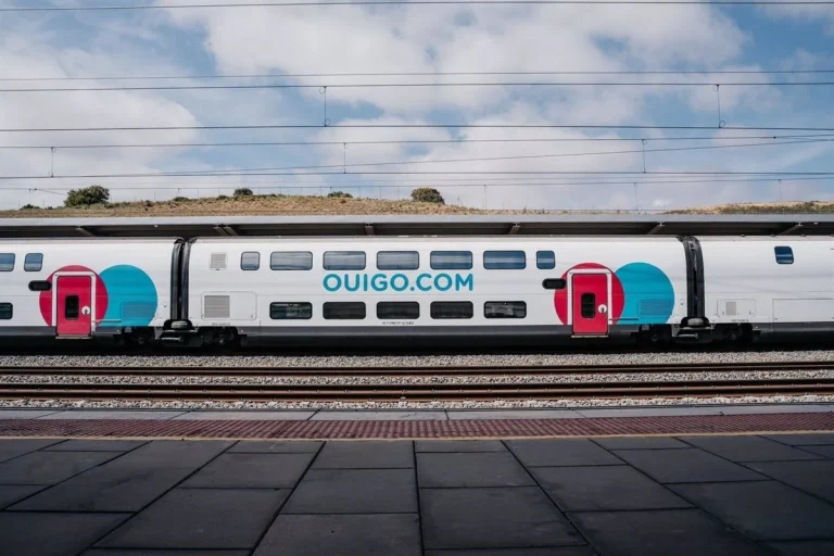 Ouigo asalta la Semana Santa con billetes más baratos que Renfe e Iryo