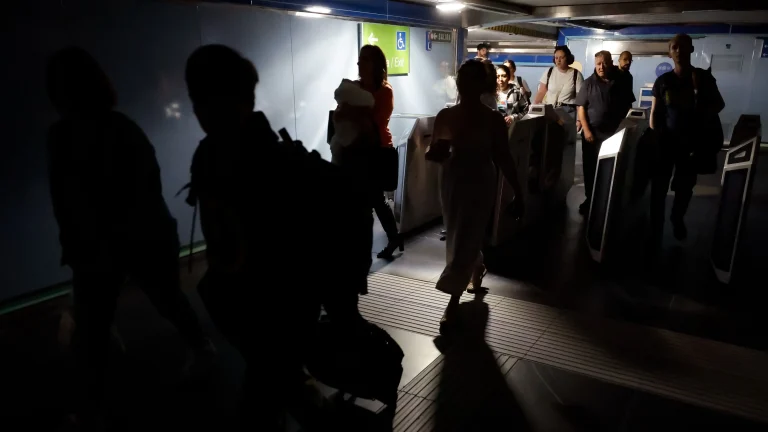 La cobertura del apagón eléctrico que paralizó a España y parte de Europa  