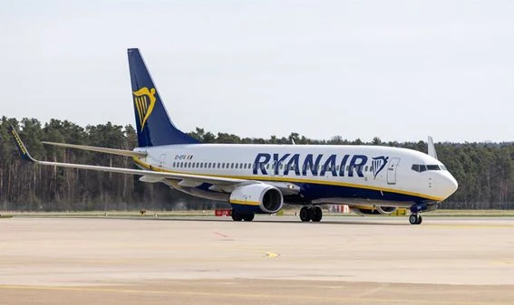 Ryanair Recorta Vuelos En Aeropuertos Regionales: El Impacto En La Conectividad Y El Turismo