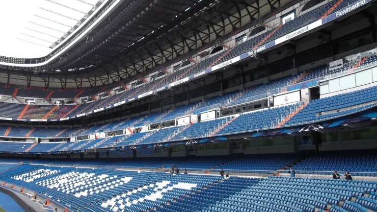 Un ex jugador del Arsenal define la mística del Bernabéu para la remontada en tres conceptos: “Narrativa, realidad y calidad»