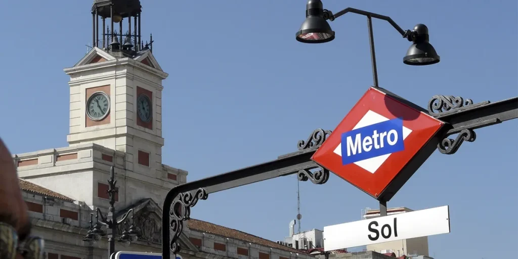 Estación De Sol En La Línea 1 Del Metro De Madrid