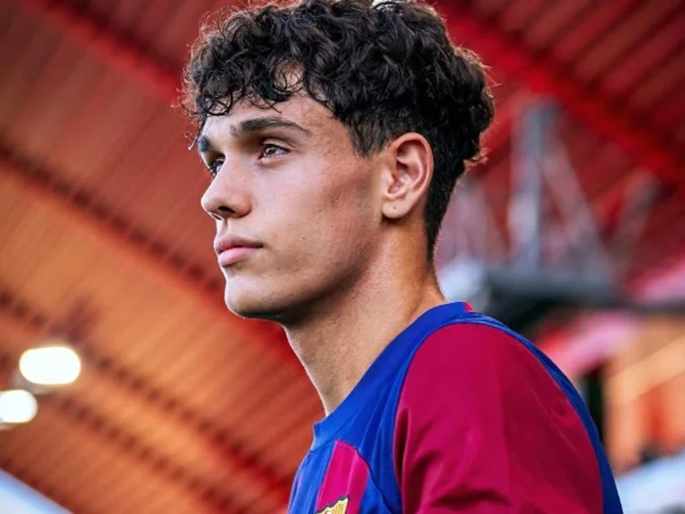 Héctor Fort Fc Barcelona Hansi Flick Fuente: Fc Barcelona