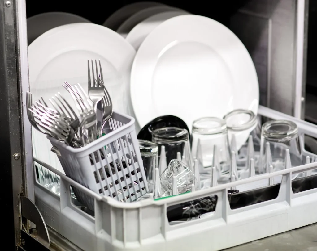 Materiales En Riesgo: No Todos Los Platos Son Iguales Ante El Lavavajillas