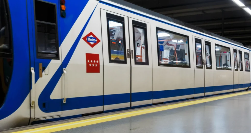 Tren De La Línea 1 De Metro De Madrid