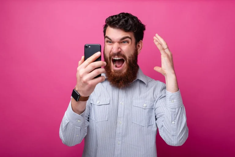 Te están robando, esta nueva estafa bancaria te vacía la cuenta en minutos