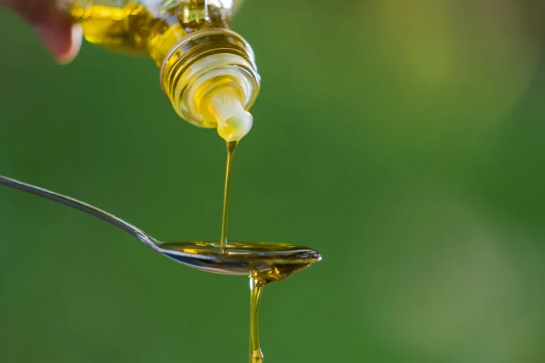 Este aceite que parece sano, se transforma en tóxico en la sartén