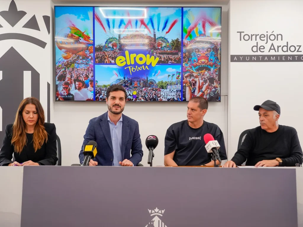 El Alcalde De Torrejón De Ardoz, Alejandro Navarro Prieto, Junto A Los Promotores Del Festival Elrow Town Que Se Va De Ifema