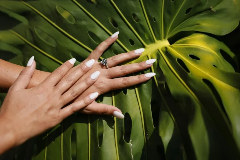 Por qué el cuidado profesional de las uñas ya no es solo cuestión de estética