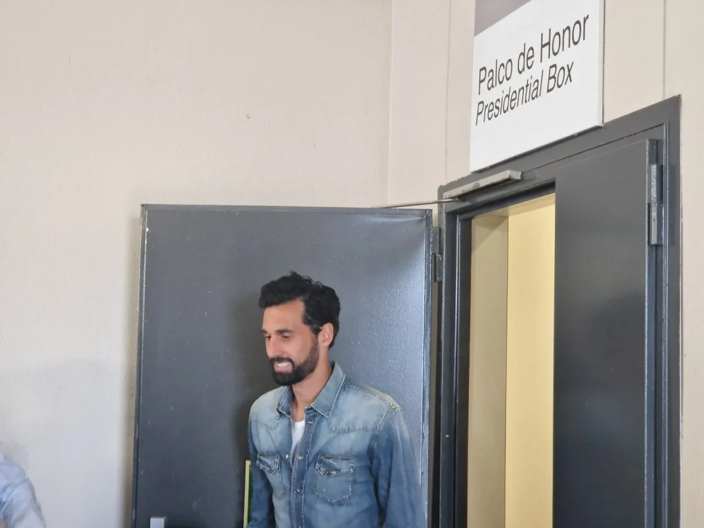 Álvaro Arbeloa Saliendo Del Palco Del Di Stéfano